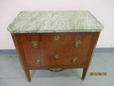 6576 - Komoda gustaviansky styl 1960  mramor  66 x 39 cm V - 63 cm  -  9 300 kc